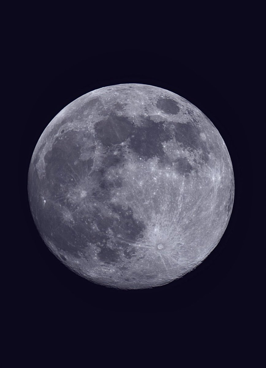 CathAdams1973's tweet image. Our beautiful Moon
Tomorrow (3rd January) will be the first Full Moon of 2026 and it will be a Supermoon.
This image is a stack of a two minute video taken with my Seestar S50, I stacked the video using Deep Sky Stack in the Seestar App.
Friday 2nd January 2026
@MoonHourSocial