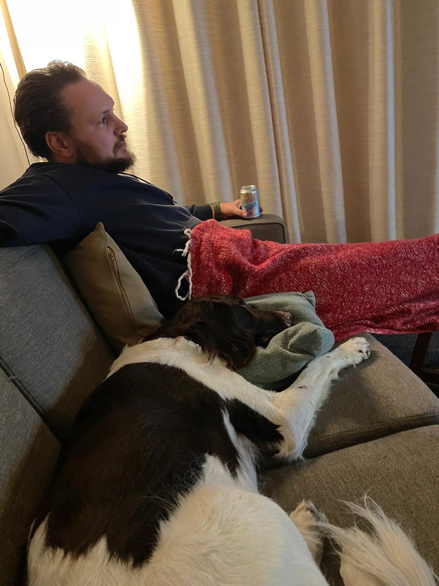 Alle indrukken  Verwerken  , nu lekker samen lui op de bank