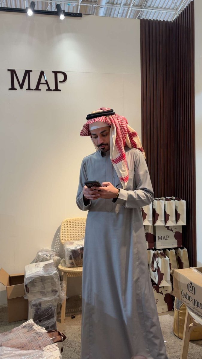 نووش tweet media