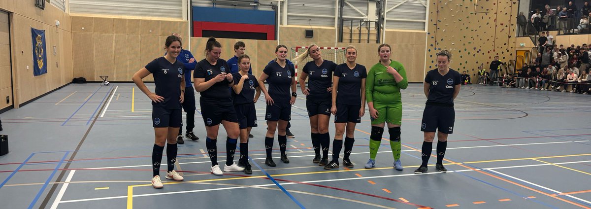 TdielCup's tweet photo. na een spannende shoot-out wint Fc Burgum dames 1 de finale voor de vrouwen . Gefeliciteerd!!

Wij willen de dames 2 hee erg bedanken en graag tot een volgende keer. https://t.co/n96ZwlxER5