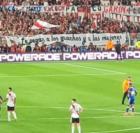 Este tipo no puede pisar NUNCA el club

Lejos de Núñez lo quiero