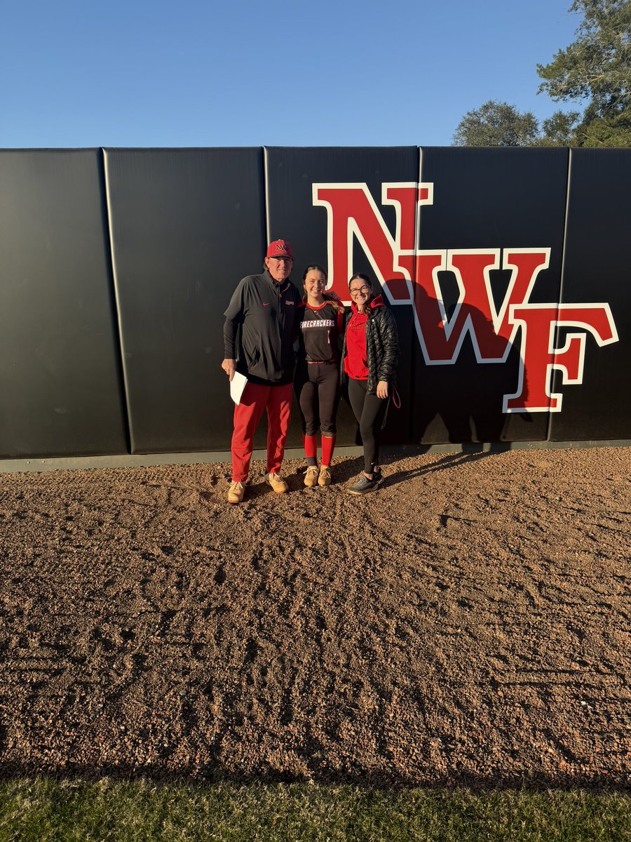 CGortney2027's tweet image. Had such a great time at the @NWFRaiders_SB camp yesterday! Thank you to @AndyLeeNWF, @GiannaNWFSB, and @CoachNelson_NWF for putting on an amazing camp!