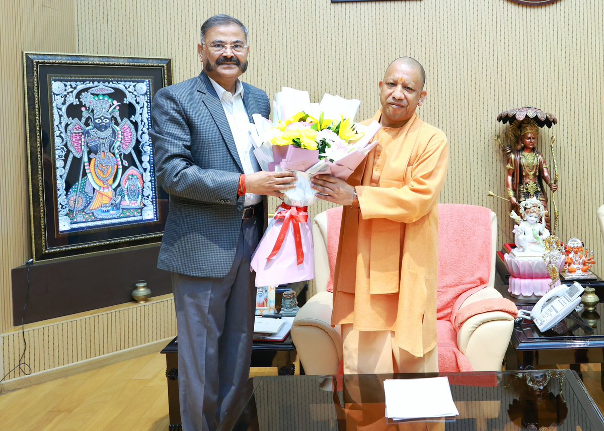 उत्तर प्रदेश के बेसिक शिक्षा विभाग में लाखों पद रिक्त हैं, लेकिन नियुक्तियों का कोई अता-पता नहीं है। सरकार से विनती है कि मार्च में UPTET आयोजित कराएं और कैलेंडर में Super TET की स्पष्ट जानकारी दें। युवाओं के भविष्य के साथ न्याय करें। 🙏
#मार्च_में_UPTET_कराओ
<a href="/PrashantK_IPS90/">Dr. Prashant Kumar IPS</a>