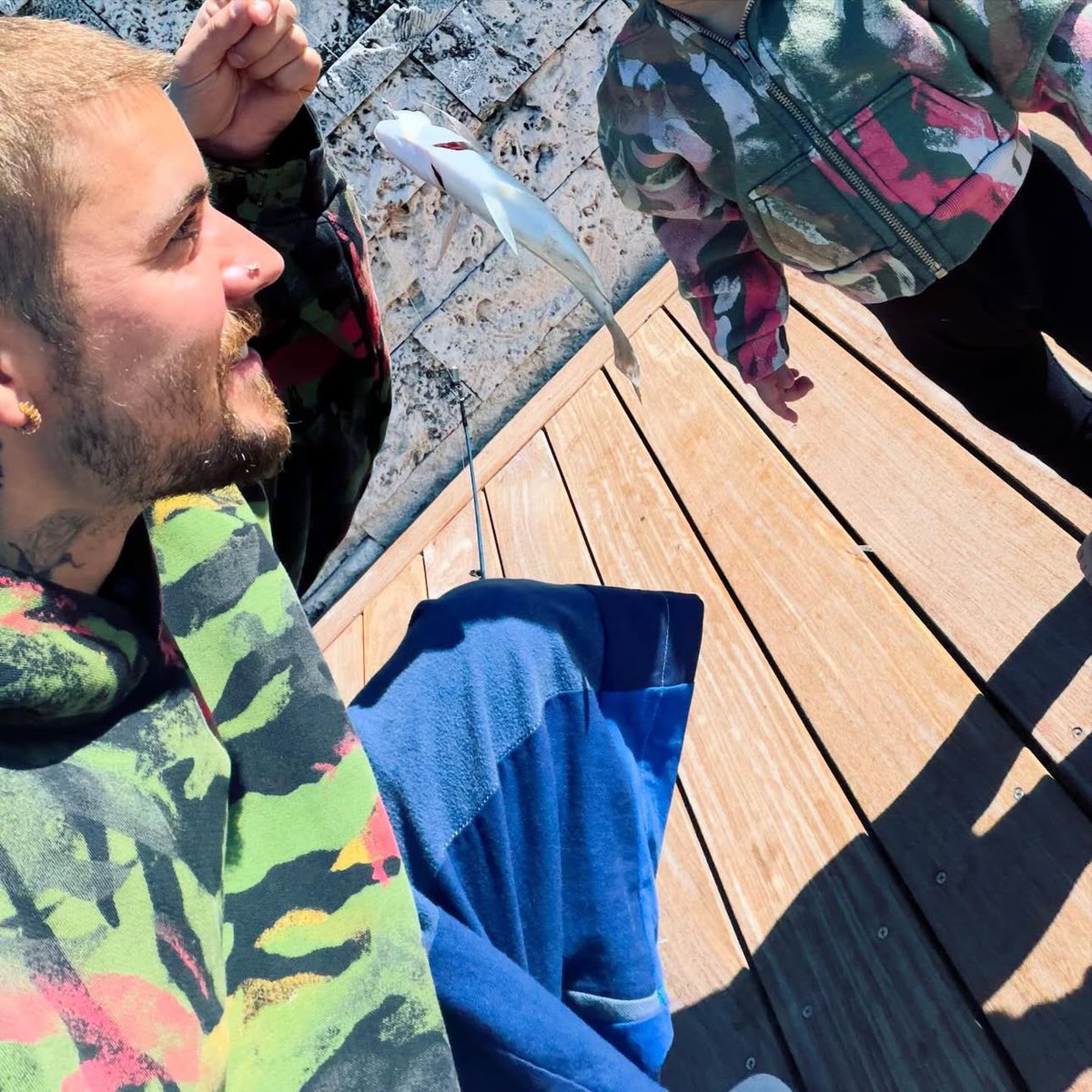 nermoeg's tweet image. Justin and baby Jack blues went fishing together 🥹