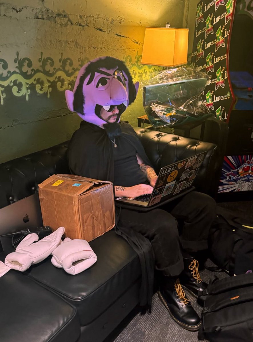 Ash Updates ☂︎︎ tweet media