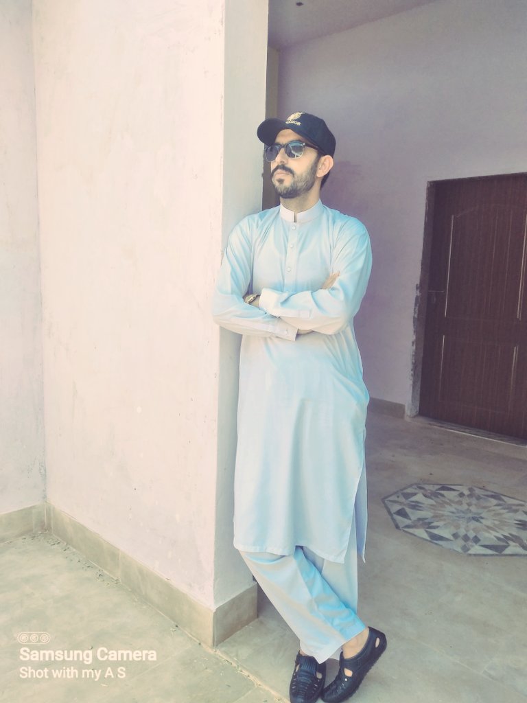amjidkhansitra's tweet photo. یہ سوچ کر کہ غم کے خریدار آ گئے
ھم خواب  بیچنے  سر  بازار  آگئے

#اردو_زبان 
#اردو_شاعری https://t.co/tstPjsSPCd
