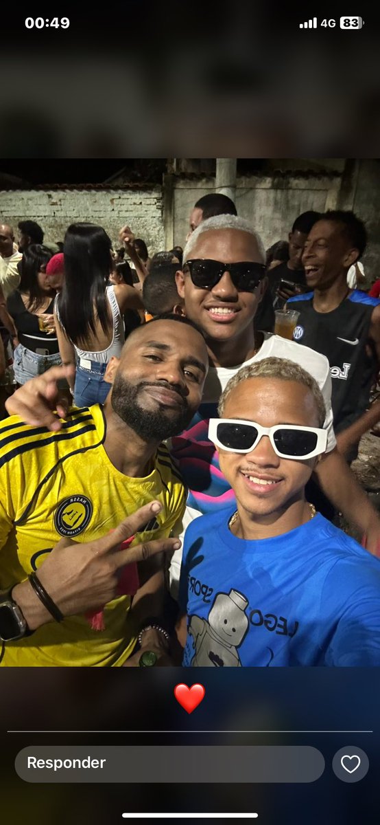 Assim foi meu ano novo , família sempre família 😍😍😍😍😍🇸🇦🇸🇦🇸🇦