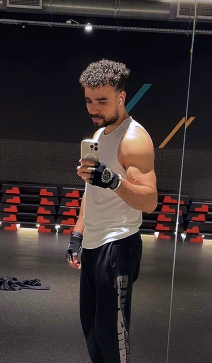 ProjectReese's tweet photo. #Pullday ✅ 

#gym https://t.co/zVqaZWFgmb
