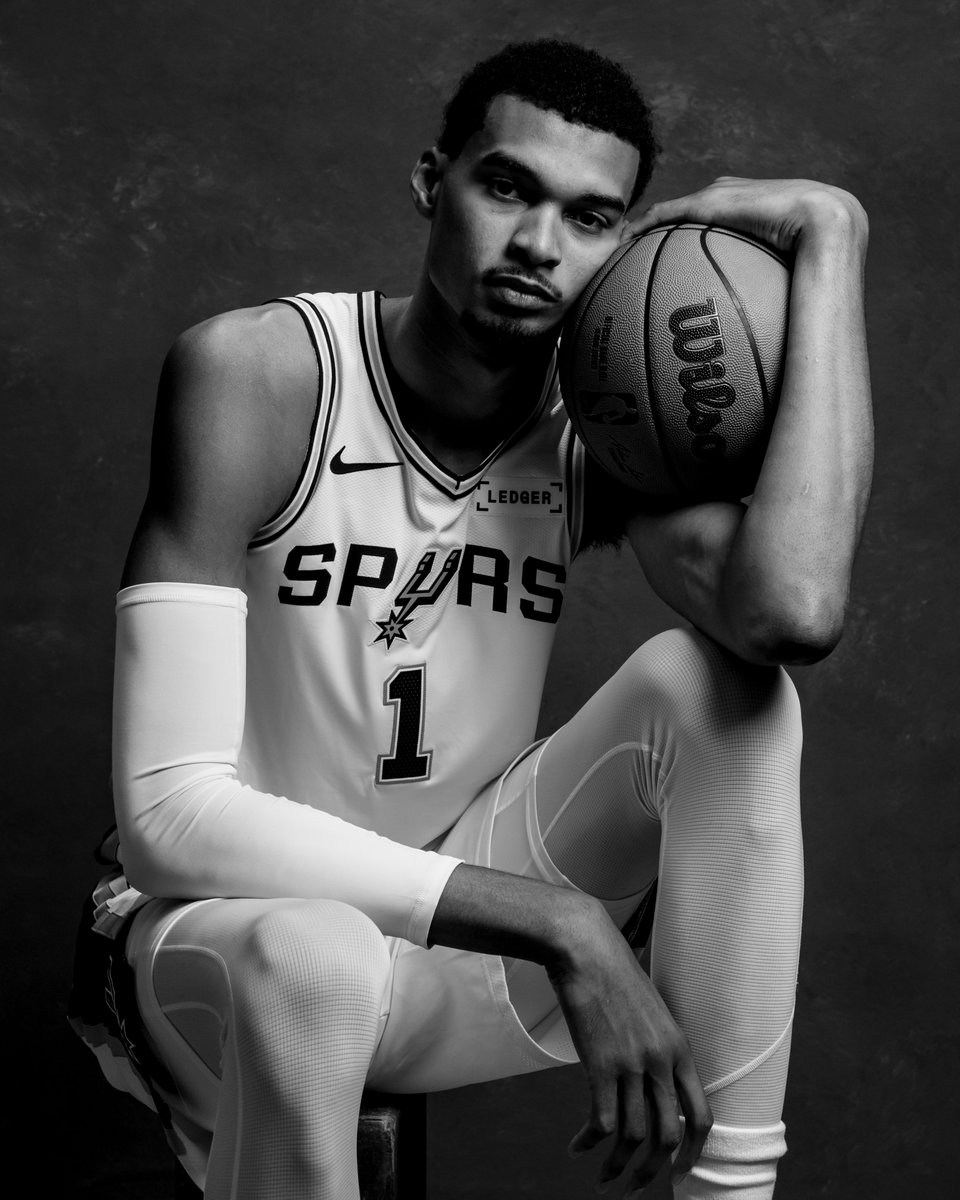 spurs's tweet image. Join us in wishing @wemby a big HAPPY BIRTHDAY today! 🎉

Drop your birthday messages below⤵️