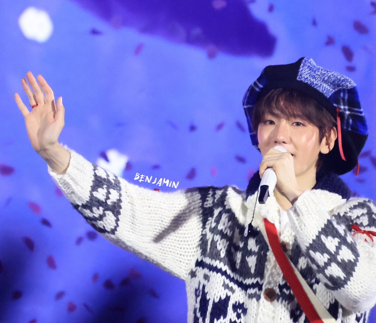 baiyang031022's tweet photo. 260102 Reverie dot
🐶😘

#BAEKHYUN https://t.co/r9tY23hQwX