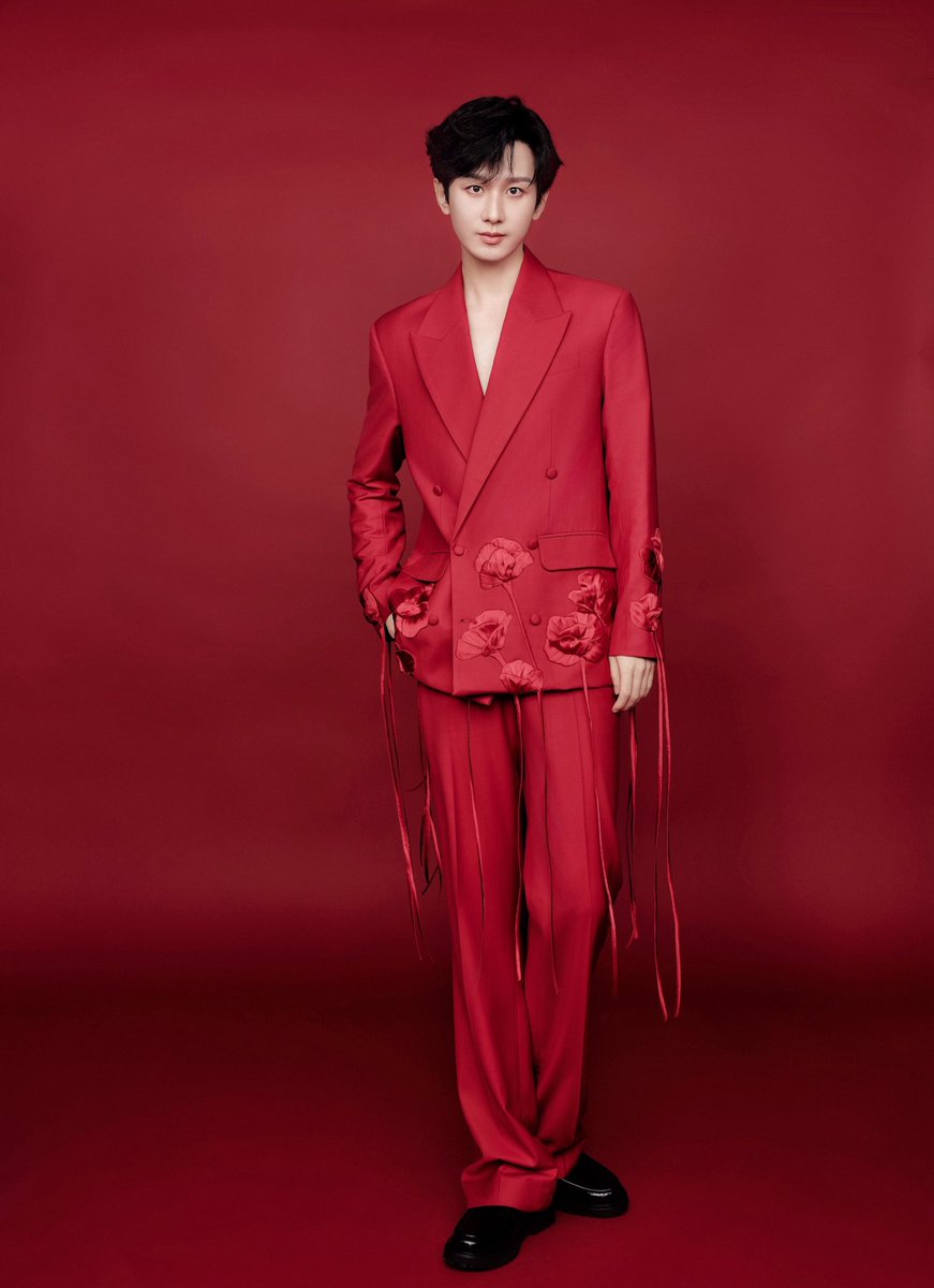 CYstyles_'s tweet photo. ซึ่ง #เฉิงอี้ เคยใส่ #TRANHUNG คอลเลคชั่น SS25 มาแล้ว เมื่อตรุษจีนปี2025

#ChengYi #成毅 #성의 https://t.co/5c56kXeRcC