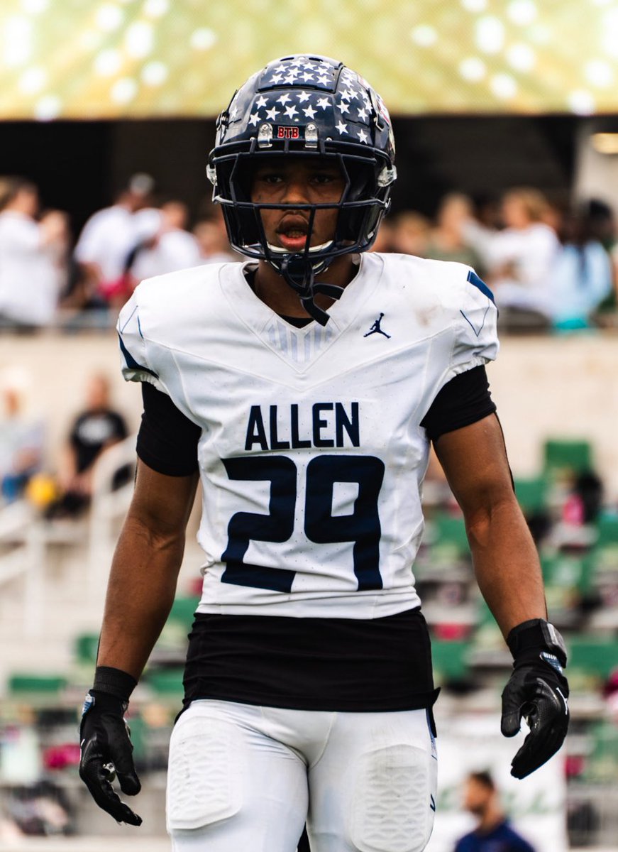 #AGTG After a great connection with Coach Coleman <a href="/22Coleman22/">Justin Coleman</a> , I am honored and grateful to receive an offer from <a href="/WilliamWoodsU/">William Woods Univ.</a> . Thank you Lord for opening doors🙏🏽

<a href="/CoachLWig/">Lee Wiginton</a> <a href="/ChaseHargis/">Chase Hargis</a> <a href="/Coach_Gonzales/">Victor Gonzales, Jr.</a> <a href="/alleneaglesfb/">Allen Eagles Football ⭐️⭐️⭐️⭐️⭐️</a> <a href="/RecruitAllen/">Allen Eagles Recruiting</a> 

#williamwoodsu #RecruitJahsxiah #TXHSFB