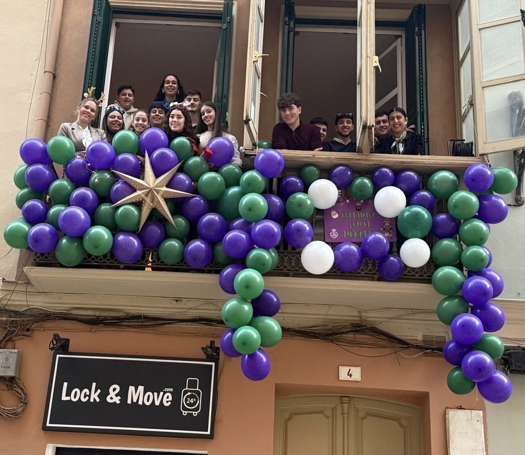 Pollinica espera al Heraldo con mucha ilusión. #CofradíasMLG #SoyPollinico
📍Calle Comedias, 4