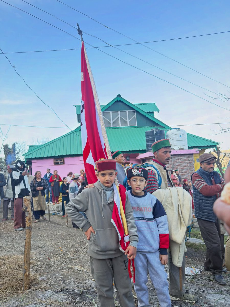 Shimla_wala's tweet photo. चिखड़ेश्वर देऊए री ध्वाला जात्रा .. https://t.co/muWt0U8iM2