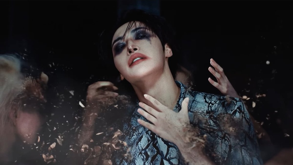 hotyapper's tweet image. To me, the whole point of the SKIN mv wasn't so that people could debate about "masculinity" vs "femininity... seonghwa has said before (about the clothing he wears or how he depicts himself) that it's a very gender-neutral concept for him. He doesn't conform to anything.

He is…