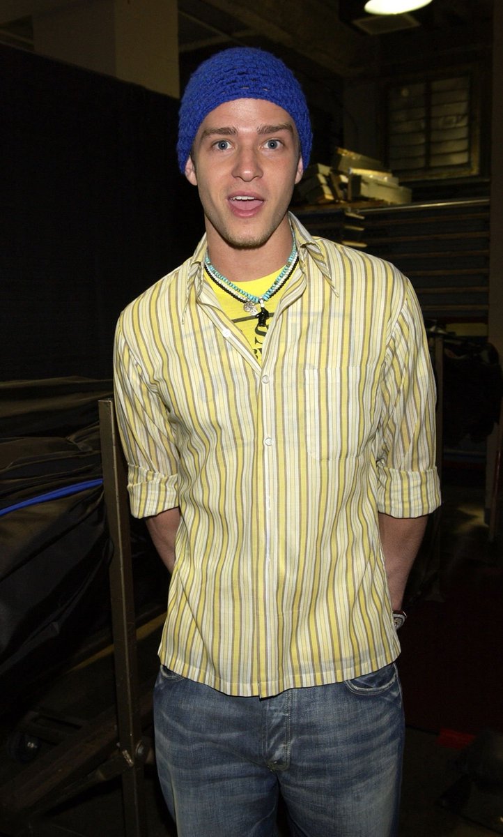 jtrocks_'s tweet image. Justin Timberlake, NBA Finals - Lakers vs New Jersey Nets (2002) | galeriajtrocks.blogspot.com