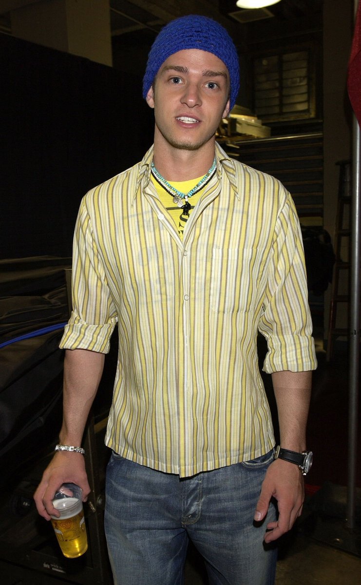 jtrocks_'s tweet image. Justin Timberlake, NBA Finals - Lakers vs New Jersey Nets (2002) | galeriajtrocks.blogspot.com