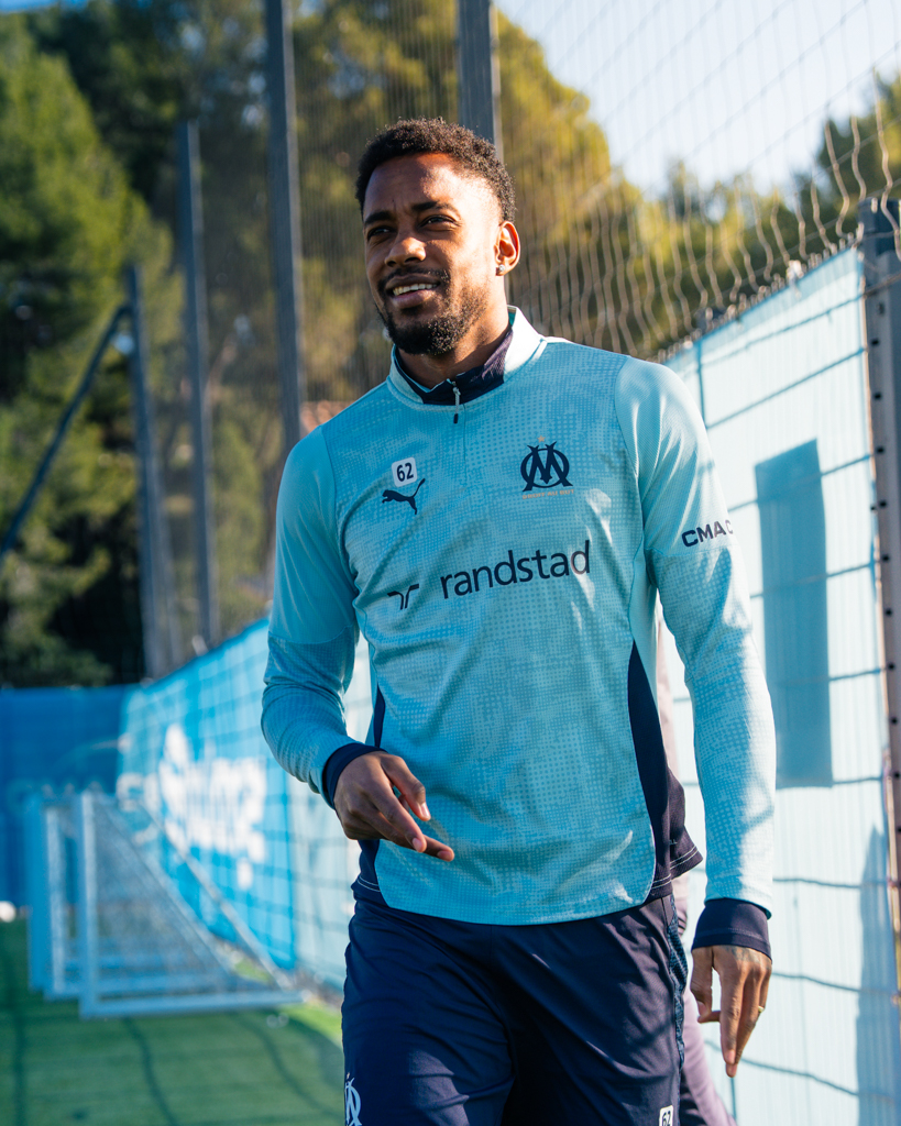 OM_Officiel's tweet image. 𝗨𝗻 𝘁𝗿𝗮𝗶𝗻𝗶𝗻𝗴 𝘀𝗼𝘂𝘀 𝗹𝗲 𝘀𝗼𝗹𝗲𝗶𝗹 𝗱𝘂 𝘀𝘂𝗱 𝗽𝗼𝘂𝗿 𝗰𝗼𝗺𝗺𝗲𝗻𝗰𝗲𝗿 2️⃣0️⃣2️⃣6️⃣ ☀️💪

#TrainingSession by @randstad_france