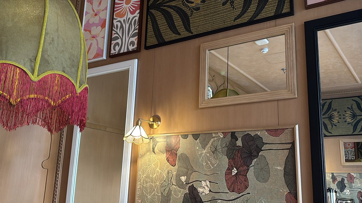 luvernialler's tweet image. لحظات
في
الخارج
♡
🌷