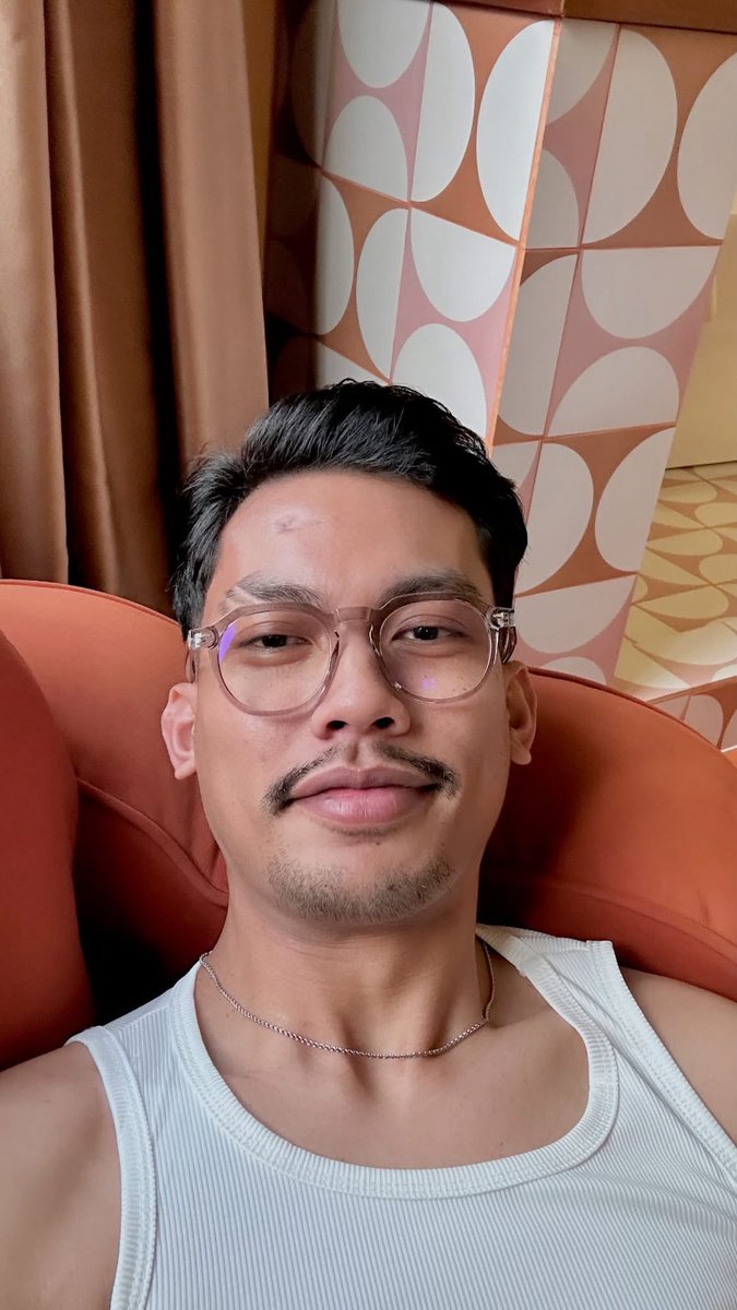 _AzraiAbdullah's tweet photo. Happy New Year 2026✨
Semoga tahun ni penuh rezeki, senyuman.. dan maybe Abang dalam plan awak juga 😉 https://t.co/o75oJSULjY