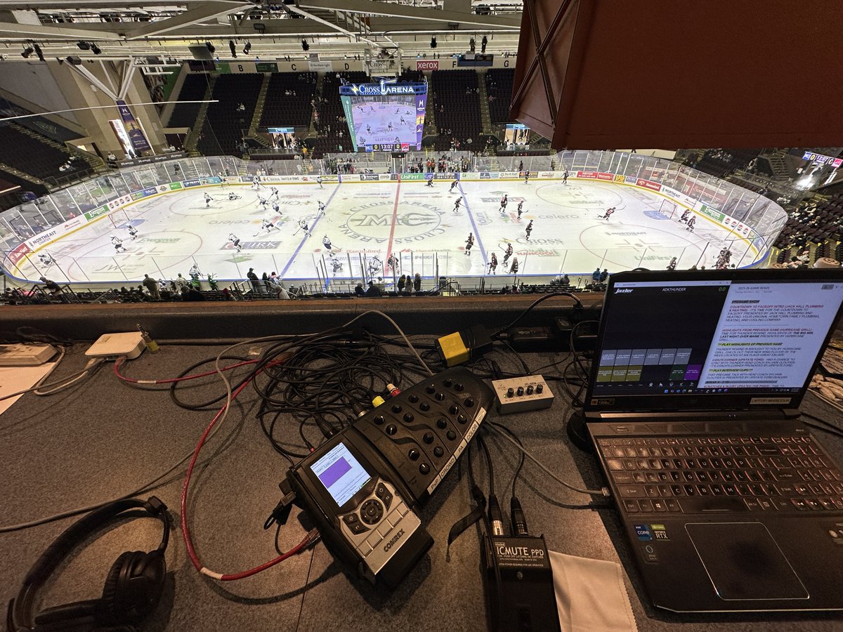 RobLippolis's tweet image. Friday afternoon hockey in Maine! The @ECHLThunder go for four wins in a row.

On air: 12:45 p.m. 
Puck drop: 1:00 p.m. 

🆚: Maine Mariners
📻: @HITS959WCQL  
🎧: bit.ly/ADKThunderRadio
🖥️: flosports.link/39NEUD6