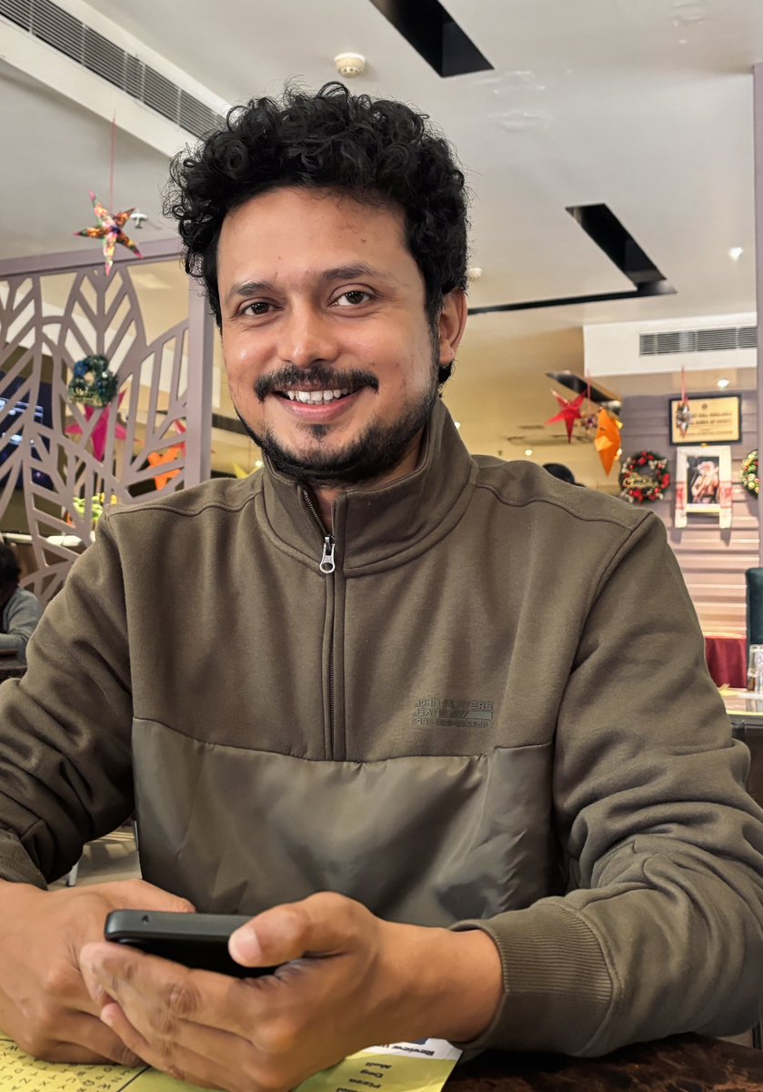 itssaidul's tweet photo. গঢ়ি যাম নৱ-জীৱনৰ নৱ-ৰবি 
নৱ সমাজৰ নবীন সেউজী কবি। https://t.co/zfr7SFg9Io