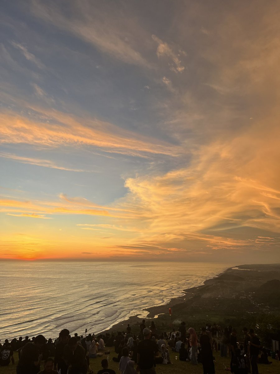 Senja awal tahun yang merona di Jogja