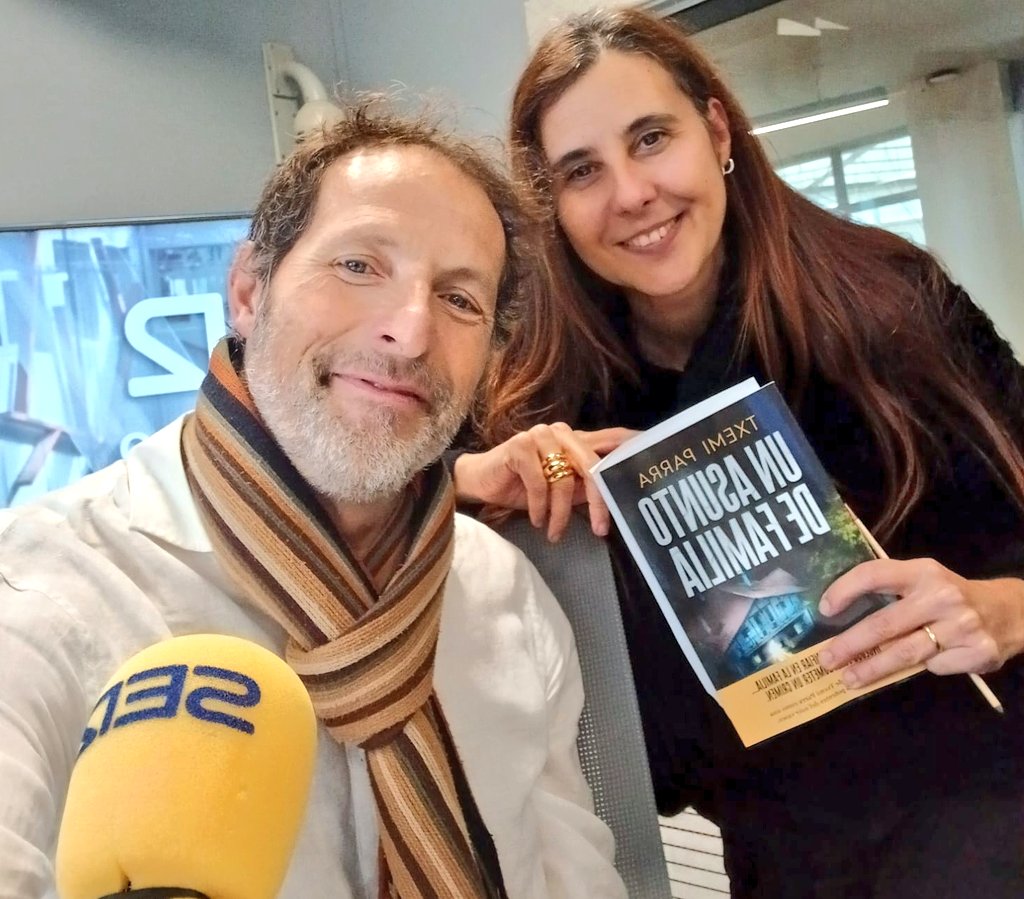 #Libros
En tiempos de familias, 'Un asunto de familia' de <a href="/txemiparra/">Txemi Parra</a>
¿Qué ocultan los Elordi?
cadenaser.com/audio/17673687…