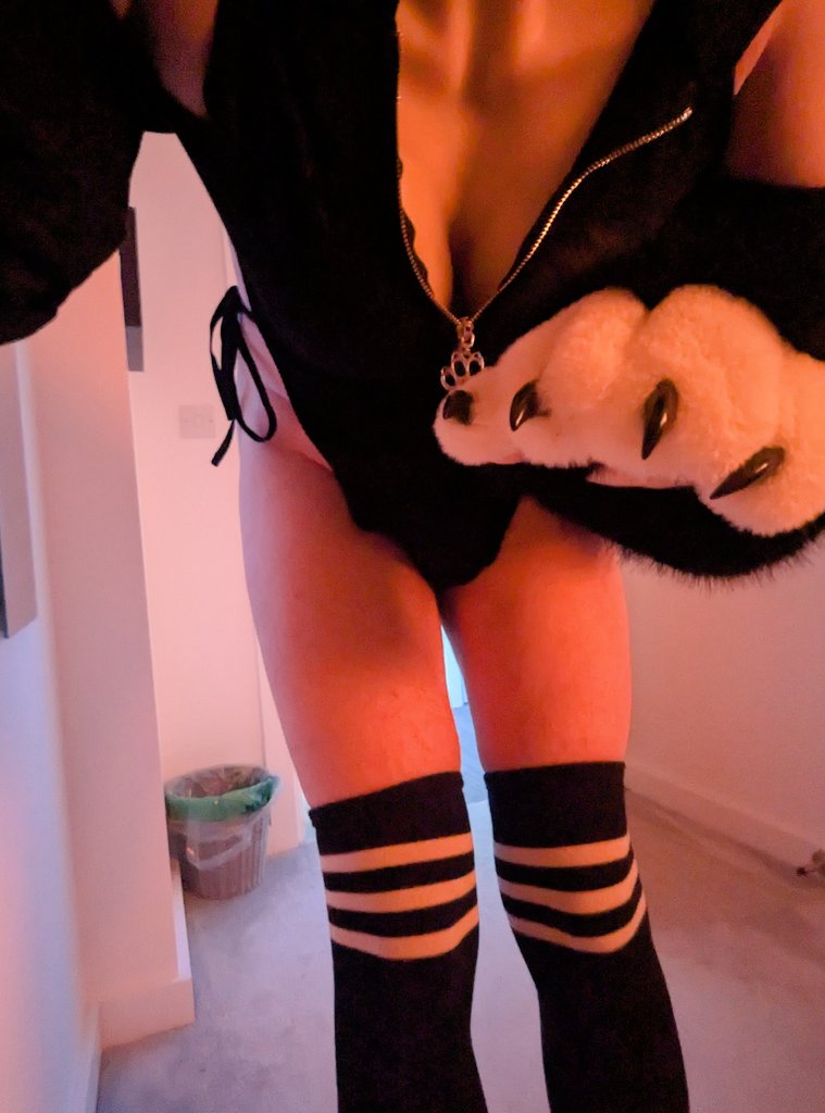 Laz's Booty 🔞 tweet media