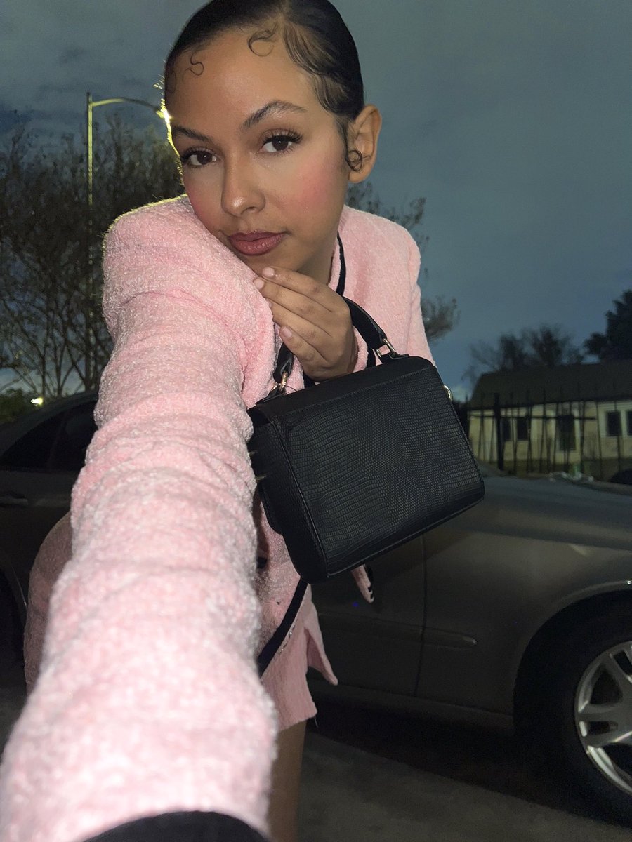 Ladyliiike's tweet photo. 🎀🪩🎆 https://t.co/VF30MF7O9O