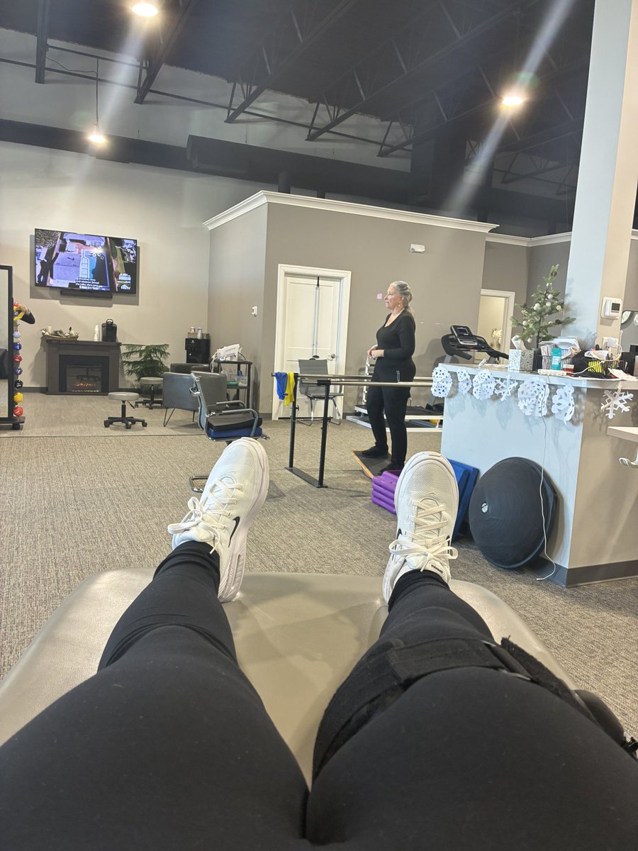 Emma Eckart tweet media