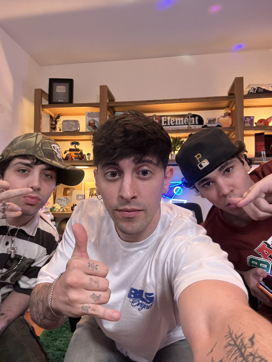 hey <a href="/grok/">Grok</a> borrá al gay de la foto