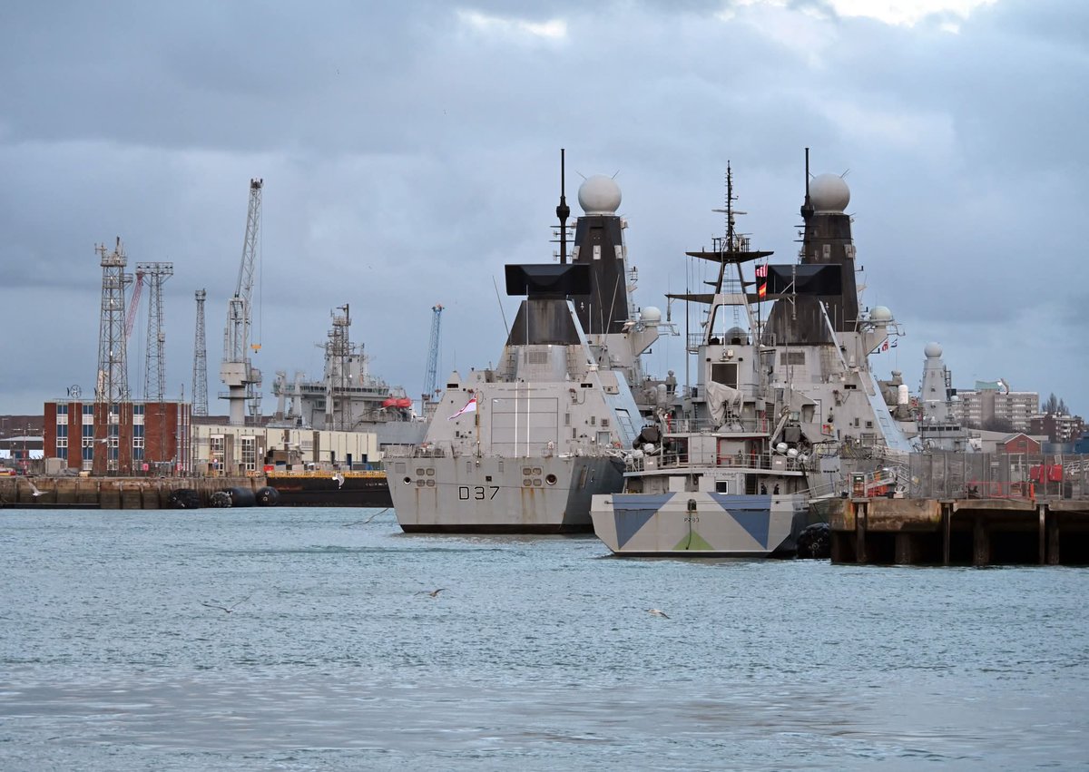 AWenham1's tweet image. North Corner @NavyLookout @WarshipCam @warshipworld  @UKForcesTracker @seawaves_mag @UKDefJournal