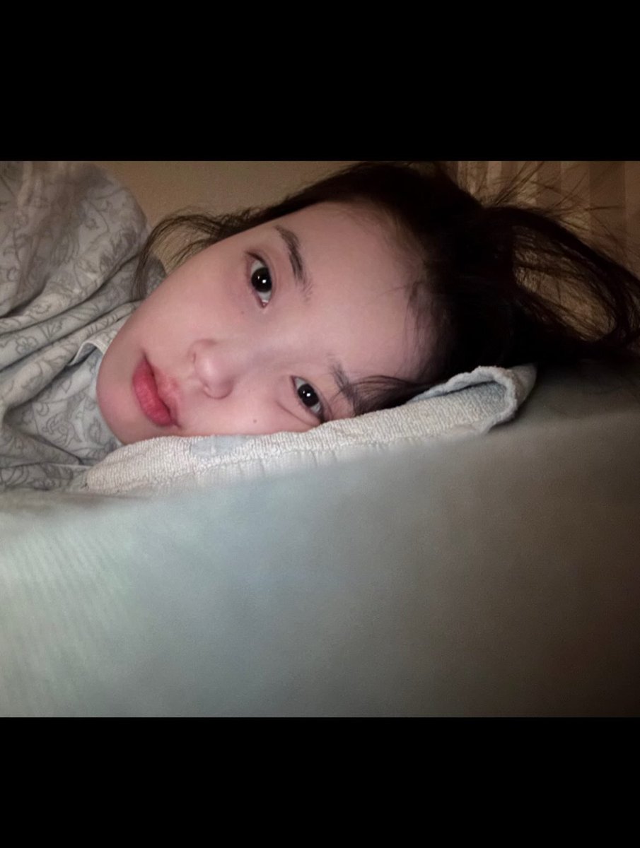 #IU #아이유 instagram.com/p/DS_9oqxEop4/