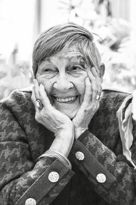 Gsterre's tweet image. Ginette Kolinka

Promue Commandeur de la Légion d’honneur a 100 ans ce 1er janvier 2026

Déportée à Auschwitz-Birkenau en avril 1944

Elle ne cesse de témoigner et de d’éveiller la conscience des jeunes dans les établissements scolaires.

Une femme admirable et bienveillante.