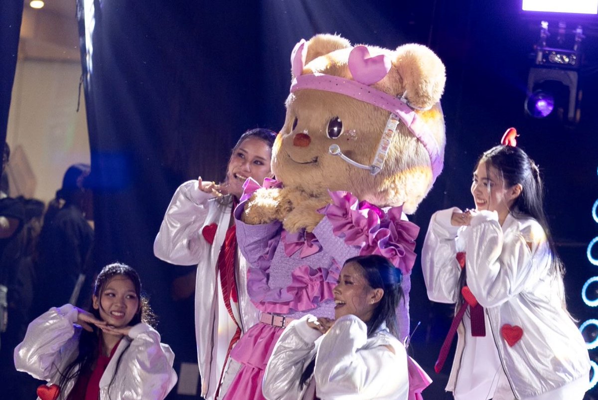 around_ent's tweet image. วาระแห่งชาติของคืนเคานต์ดาวน์เซ็นทรัลเวิลด์! โมเมนต์ที่ทำทั้งประเทศและกว่า 3 แสนคนบน Times Square of Asia หัวใจเดียวกัน กับ “สิ่งที่ได้ไปต่อ 2026”

#CentralCountdown2026 #CountdownCTW2026 
#CTWBKKCountdown2026 #CentralWorld 
#เซ็นทรัลเวิลด์ #CentralPattana #เซ็นทรัลพัฒนา…