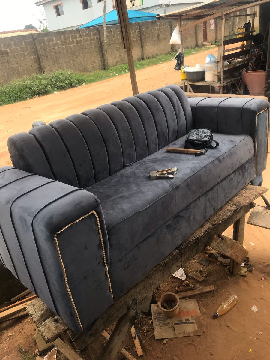 Akbright5's tweet photo. @realFemiOtedola Even if ma single couch.abeg make person patronize me 🥲 https://t.co/tYVOtl3MnB