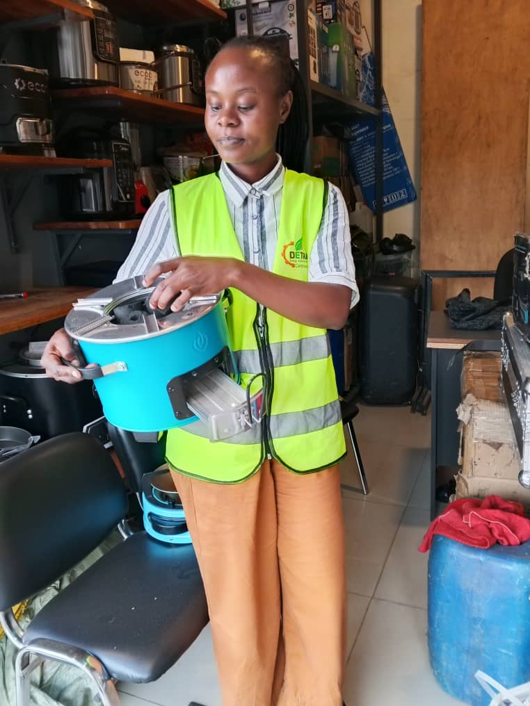 allen_namwase's tweet image. Using #CleanCooking techinologies like👉 #Biolite Stoves, #EPCs, is the only way we can be part of #EnvironmentSaver, &amp;amp; not only that but also leads to #EnergySaving, promoting #goodhealth of people in the area, #DetraEnergy your #CleanCooking technologies💡