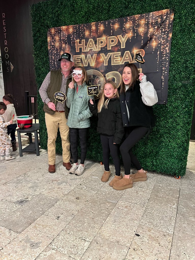 TheBigChill30A's tweet image. We had a BLAST kicking off the new year with you!🏖️🎉🥂Here's to 2026, let's make it a great one!!

#thebigchill30a #30a #hey30a #30aevents #30alife #nye #happynewyear #newyearseve #southwalton #sowal #visitsouthwalton #watersoundbeach