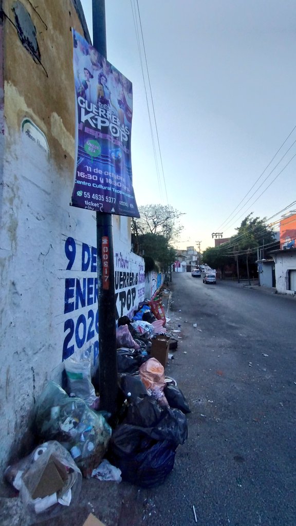 CuernaLimpia's tweet photo. Mala imagen de #Cuernavaca @CuernavacaGob @jluriosteguis @SDSySPCuerna @margarita_gs @gerardo_ab2256 @AndyGordillo_ @MeggieSalgado @DavidMonroyMx @pvillalobosadan @hectorrgonzalez #PorLaCiudadQueMerecemos Alvaro Obtrgon y Arista https://t.co/8zbqo4U9SL