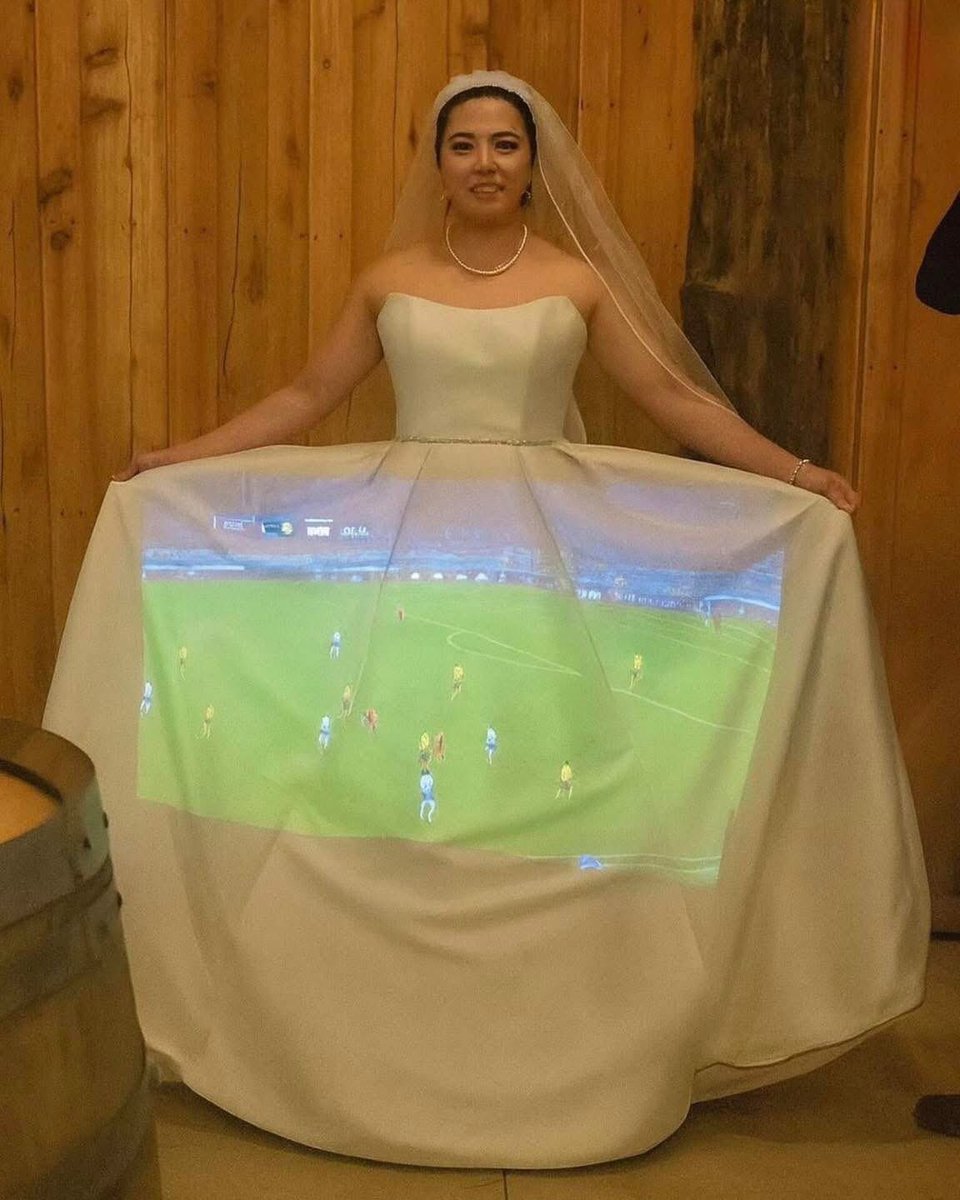 l4pablo's tweet image. When you're getting married at 12:30 but Liverpool game has just started.🔴