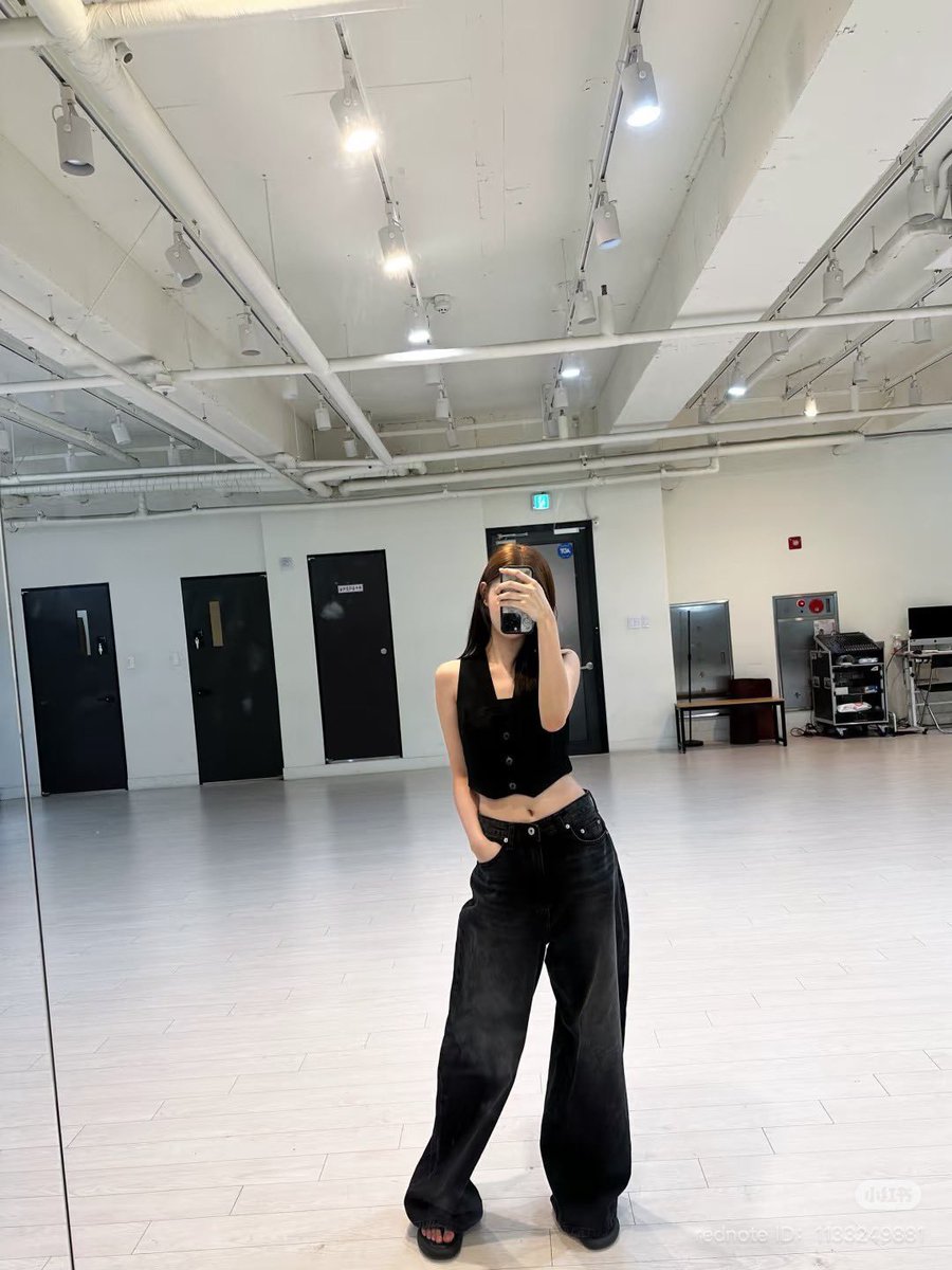 Yirezn's tweet image. Kembali menghabiskan waktu di ruang latihan.