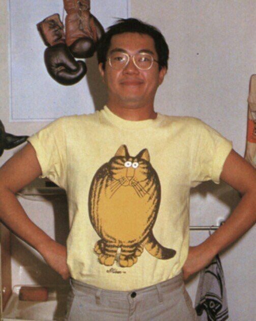 90sPiictures's tweet image. Akira Toriyama in his office