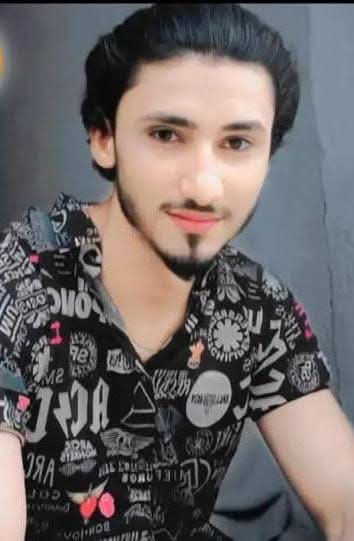 پشاور کے علاقہ پشتخرہ کسٹم چوک کے قریب ڈکیتوں نے فائرنگ کرکے نوجوان کو قتل کردیا،موٹرسائیکل سوار ڈکیتوں نے موبائل چھیننے کی کوشش کی مزاحمت پر نوجوان کو گولی ماری، مقتول انڈسٹریل اسٹیٹ کوہاٹ میں کام سے واپس گھر جارہا تھا