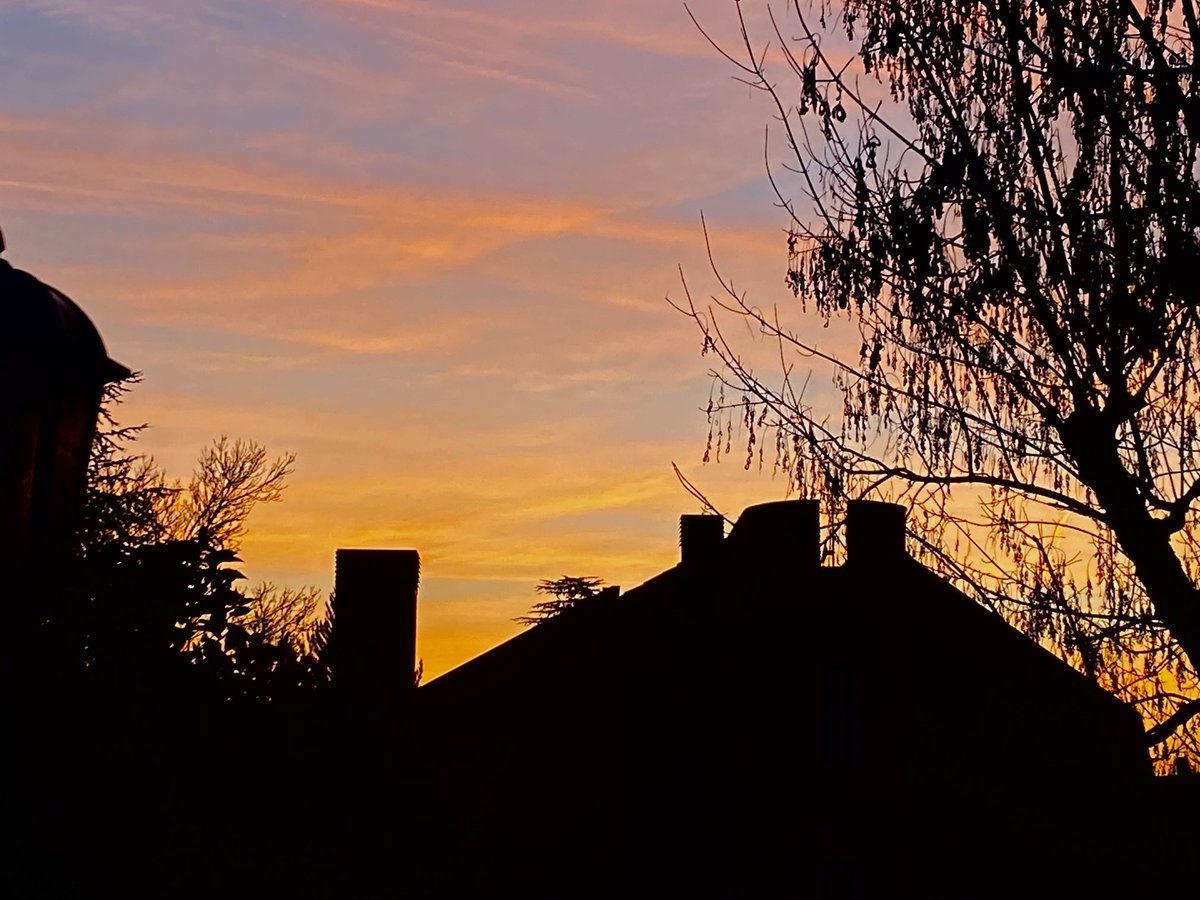 Atardece, que no es poco.
Mañana será otro día…