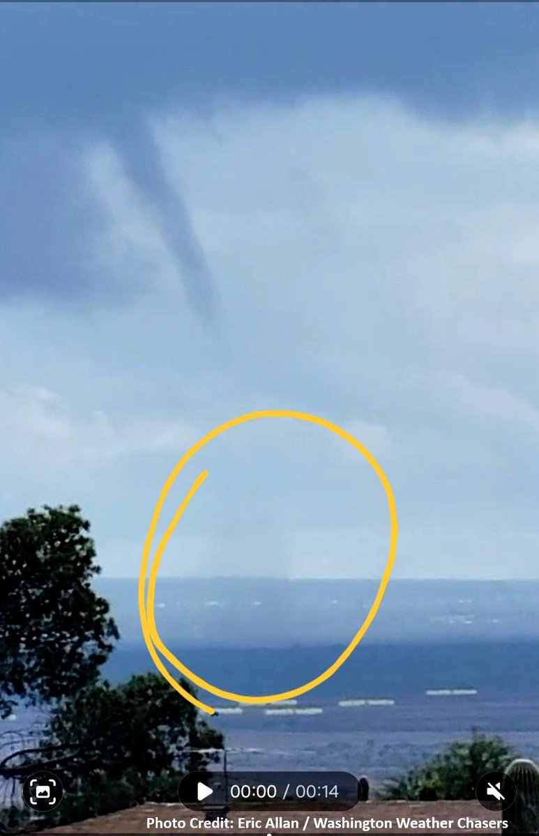 On 1/1/26 at ~1:05 PM, the first tornado (landspout) of the year nationally occurred near Three Points. 

This occurred over open desert w/ no known damage. The pics show a funnel w/ a faint surface reflection. #azwx 

📸Eric Allan/Washington Weather Chasers