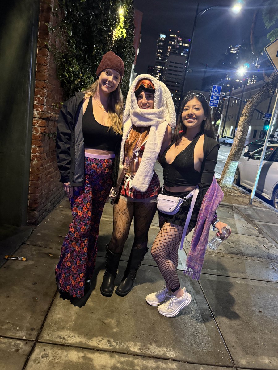 NakedBakers's tweet photo. Had the best New Years 💕🎉 went down to San Diego for a two day rave. The first night it rained which ended up being an awesome experience. I almost didn’t go cause I thought the rain would ruin it. I was wrong. Raving in the rain is a blast. The second night had perfect weather and we met up with a huge group of super cool people that my friend Cookie brought together. It was a 10/10 way to end and start a year. So much fun 🫶🎉🥂

w/ @itskennymonroe 
@SofieGostosa 
@MyCookieJar_ 
@austinfilms_