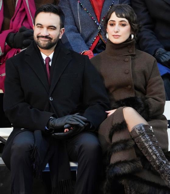 Not the most important thing that happened yesterday, but I can't stop thinking about how good Rama's hair, makeup, and accessories looked with her coat at the inauguration.