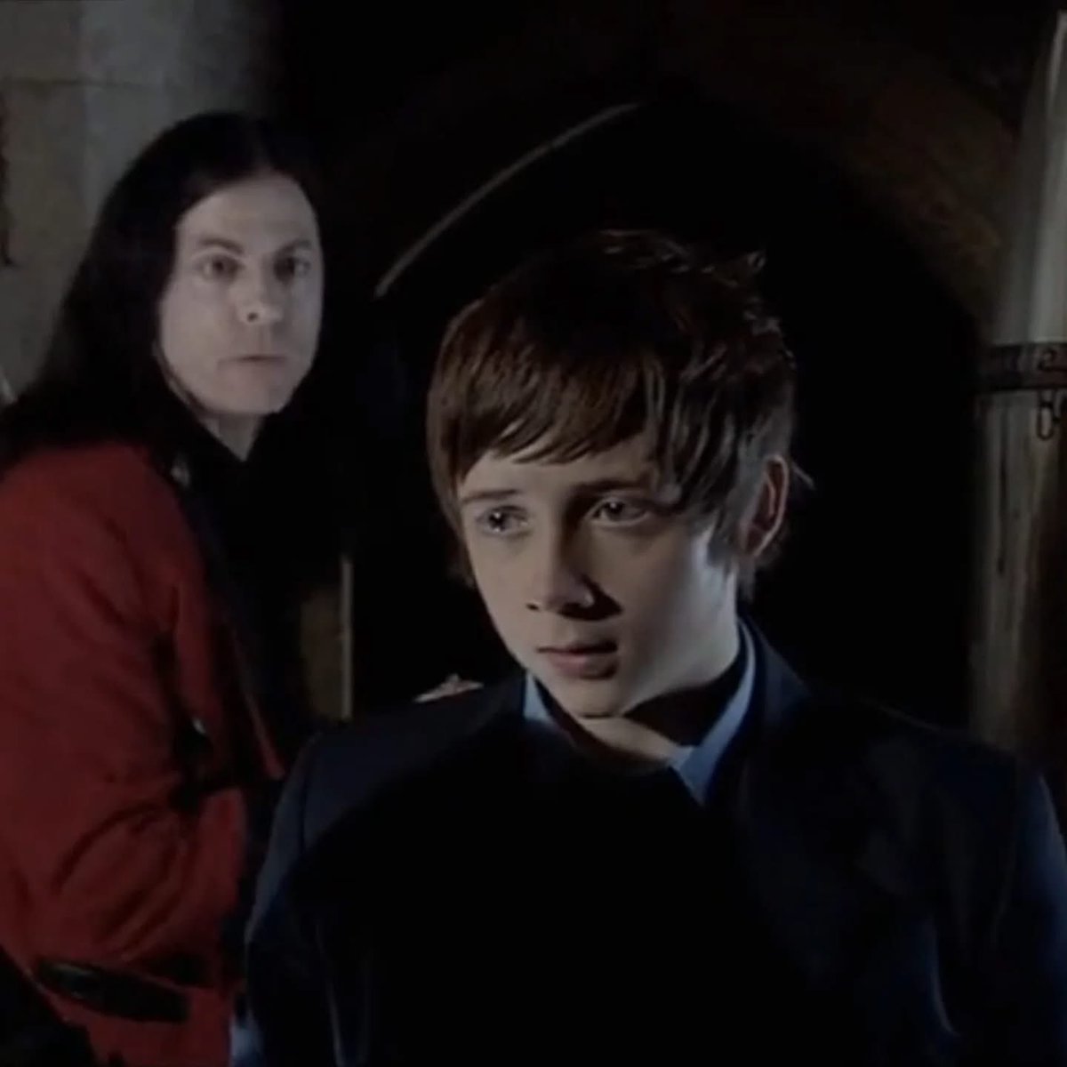 Dylan99328185's tweet image. Gerran Howell plays Vladimir Dracula🖥️🧛🏻🦇🖤⚰️🏰❤️🌹🥀