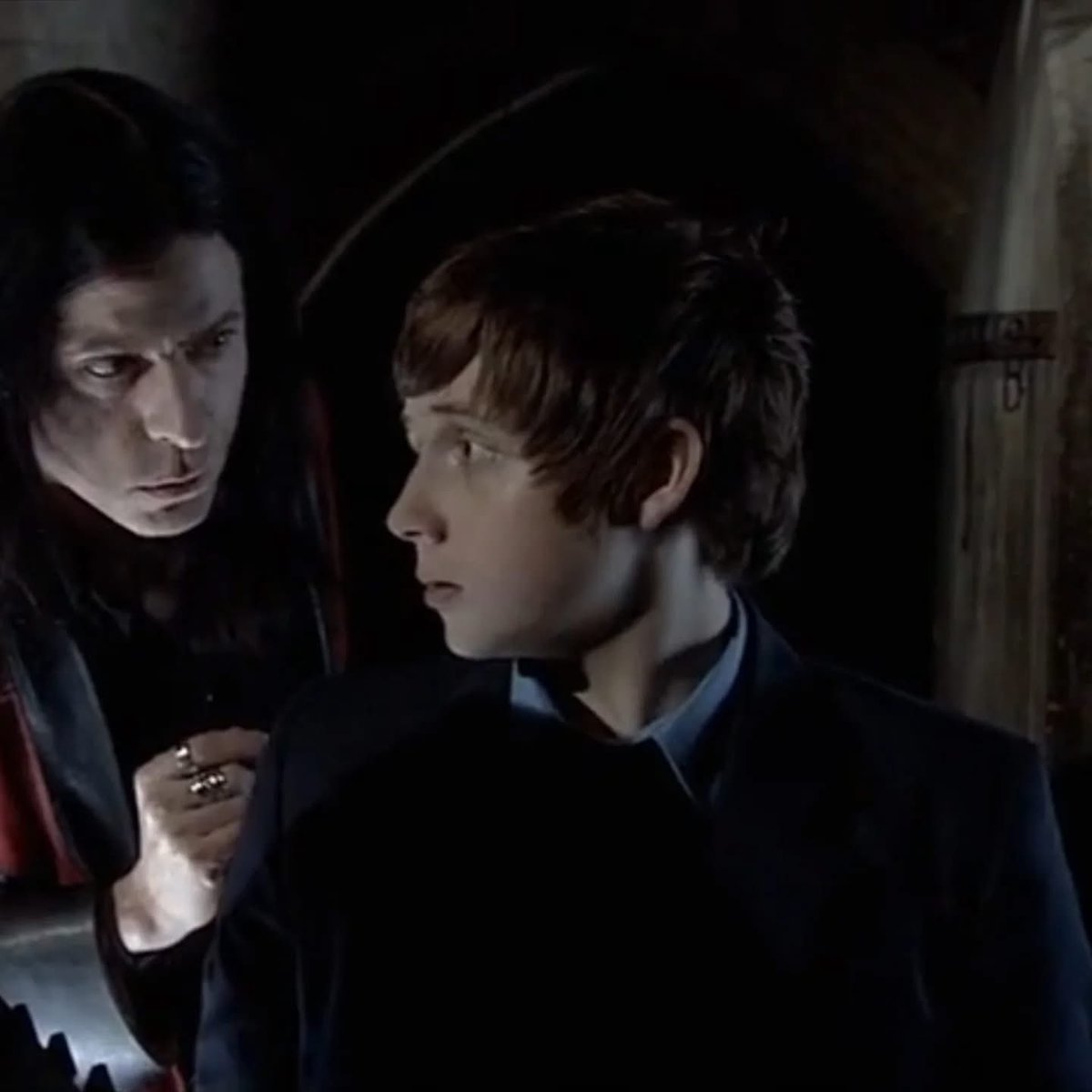 Dylan99328185's tweet image. Gerran Howell plays Vladimir Dracula🖥️🧛🏻🦇🖤⚰️🏰❤️🌹🥀